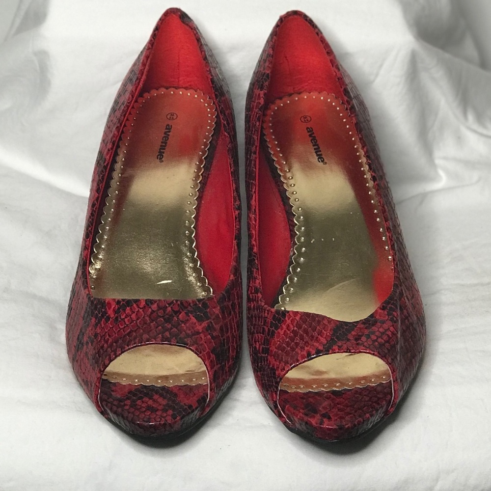 Avenue Snakeskin Pumps
